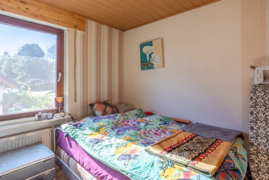 OG Wohnung Schlafzimmer Mehrfamilienhaus Birresborn