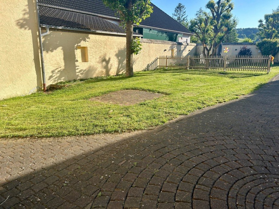 Eigener Gartenbereich direkt vor der Haustu Bauernhaus Dockendorf