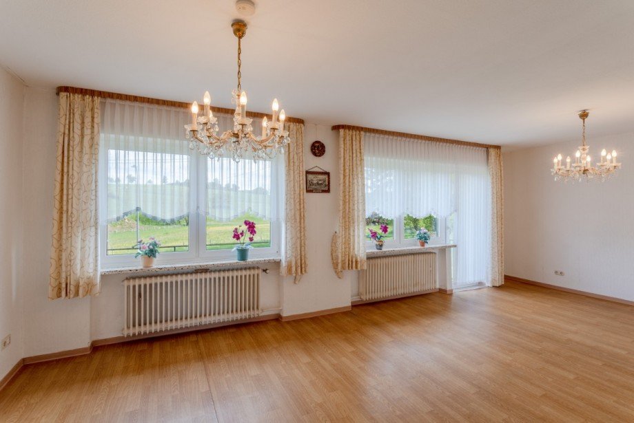 OG Wohnzimmer Einfamilienhaus Kalenborn-Scheuern