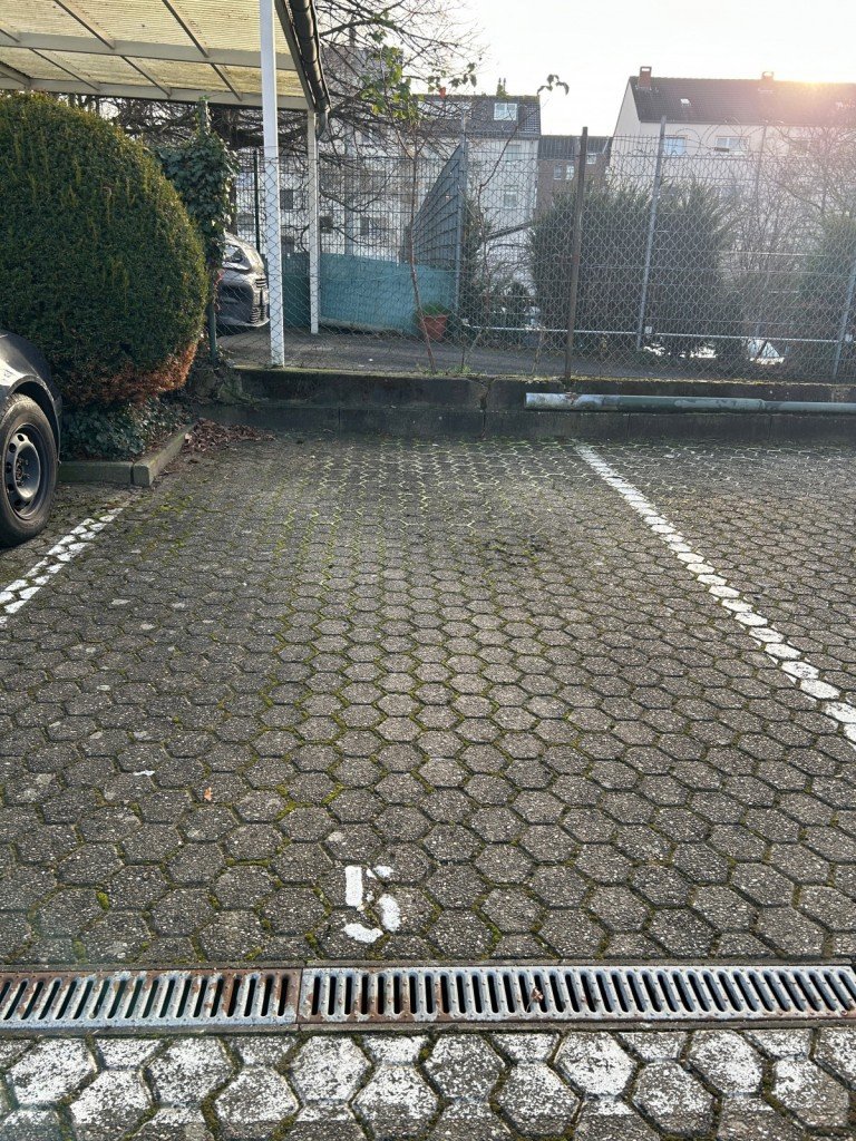Stellplatz K�ln Stellplatz 5 gesch�tzte Stellpl�tze in K�ln-Vingst Gesch�tzter Bereich