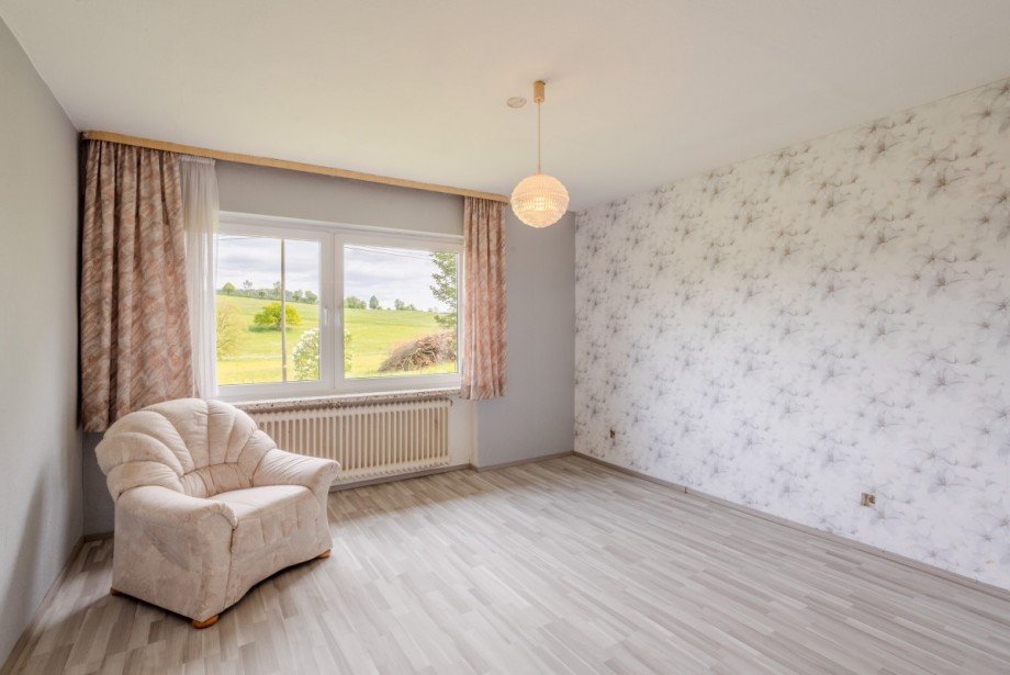 OG Schlafzimmer Einfamilienhaus Kalenborn-Scheuern