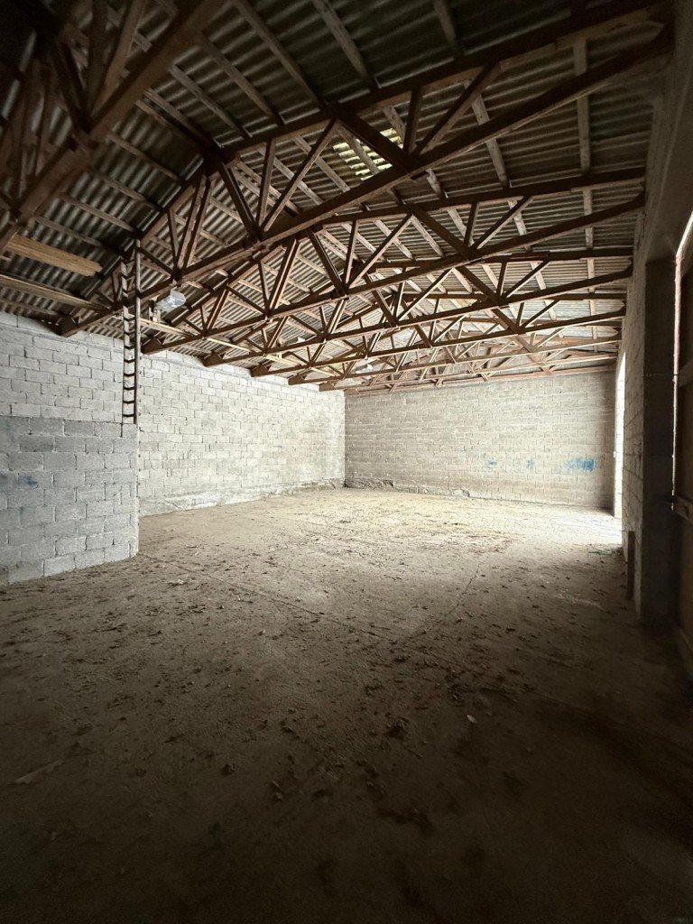 Lagerhalle Bild 1 Betteldorf Halle Gro�e Lagerhalle / Werkstatt / Motorsport-Garage n�he N�rburgring zu vermieten