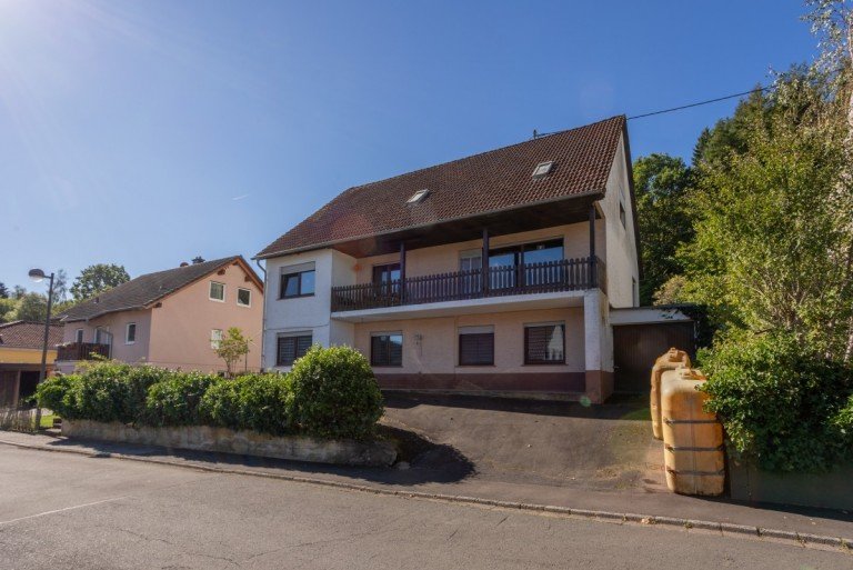 Au�enansicht Birresborn Einfamilienhaus Zweifamilienhaus mit Weitblick �ber die Vulkaneifel - 290 m�, Potenzial & ruhige Lage in Birresborn