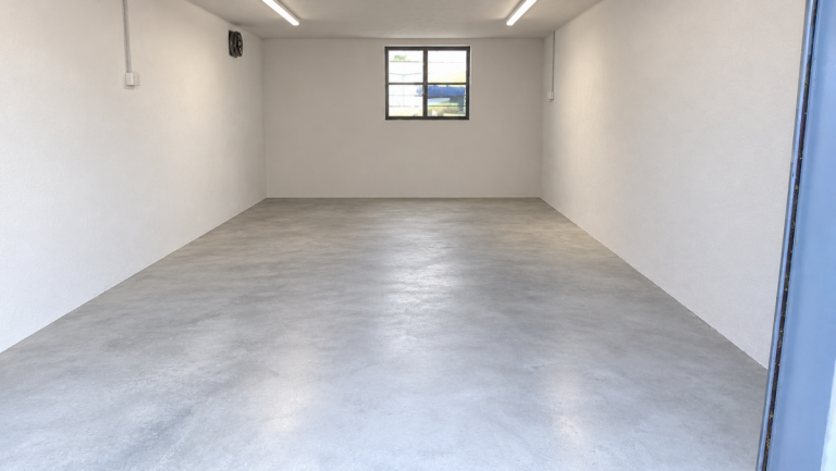 Heller, moderner Garagenraum mit Fenster Gerolstein Stellplatz Garage inkl Strom und LED Beleuchtung frei ab sofort in Gerolstein