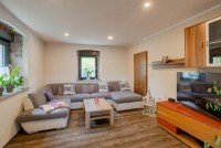 Bild (b6b75305a851593b09f26943a50f02df): Freistehendes Haus mit Wintergarten + Kamin + 999 m� Grundst�ck + gro�e Scheune